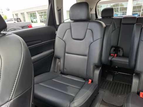 Used 2025 Kia Telluride S AWD/4WD image 17