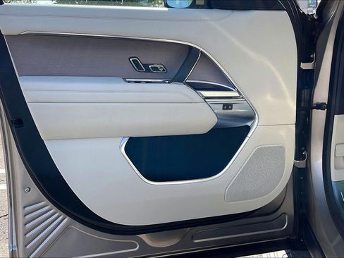 New 2026 Land Rover Range Rover Long Wheelbase SE AWD/4WD image 14