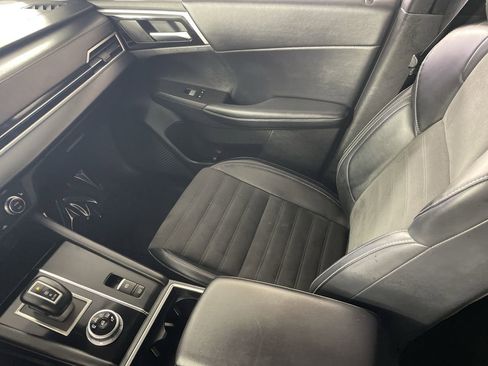 Used 2024 Mitsubishi Outlander SE image 23