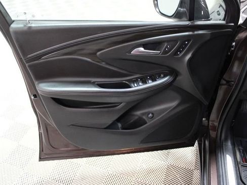 Used 2020 Buick Envision Essence image 9