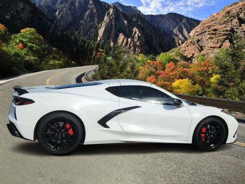 Used 2023 Chevrolet Corvette Stingray Premium Cpe w/ Z51 Performance Package RWD image 2