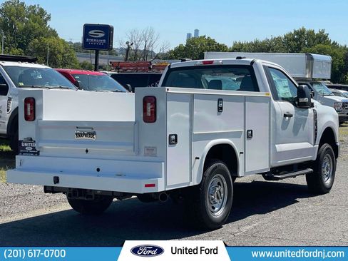 New 2023 Ford F250 XL w/ FX4 Off-Road Package image 3