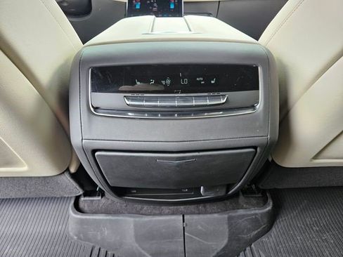Certified 2025 Cadillac Escalade ESV Sport AWD/4WD image 5