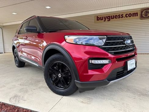 Used 2020 Ford Explorer XLT w/ Equipment Group 202A AWD/4WD image 2