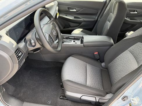 New 2026 Nissan Sentra SV w/ SV Convenience Package FWD image 17