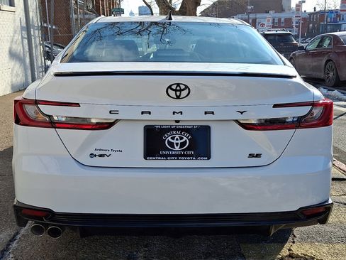 Used 2026 Toyota Camry XLE w/ Convenience Package image 5