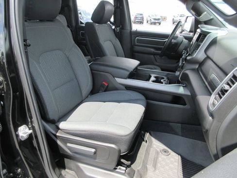 Used 2022 RAM 1500 Big Horn AWD/4WD image 22