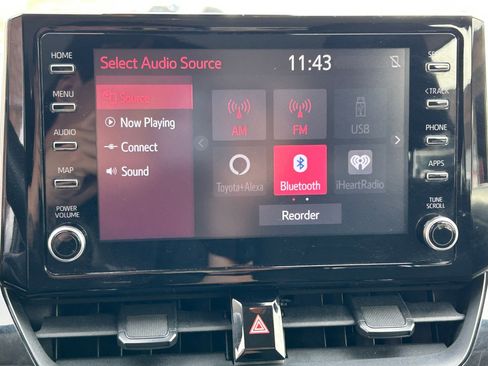 Used 2020 Toyota Corolla LE FWD image 20