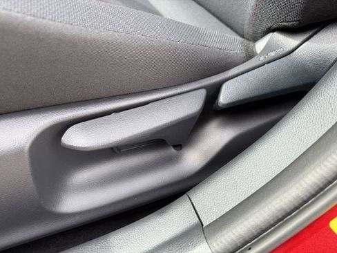 New 2026 Toyota Prius Plug-In Hybrid FWD image 24