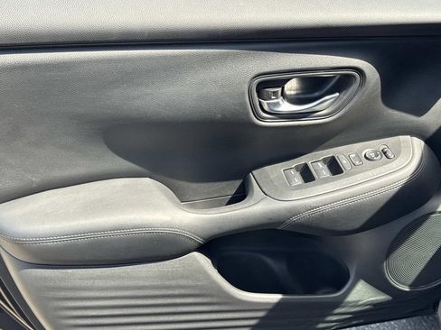 Used 2023 Honda HR-V LX image 18