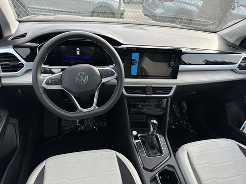 New 2025 Volkswagen Taos SE image 19