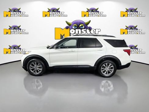 Used 2023 Ford Explorer XLT AWD/4WD image 8