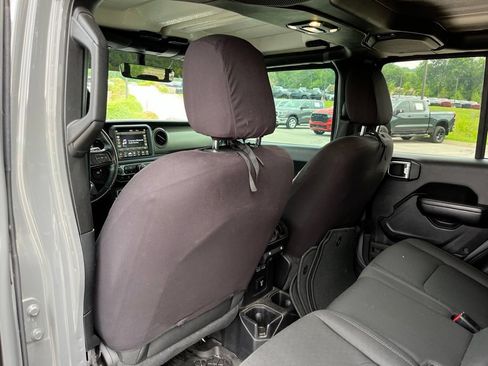 Used 2021 Jeep Gladiator Sport AWD/4WD image 8