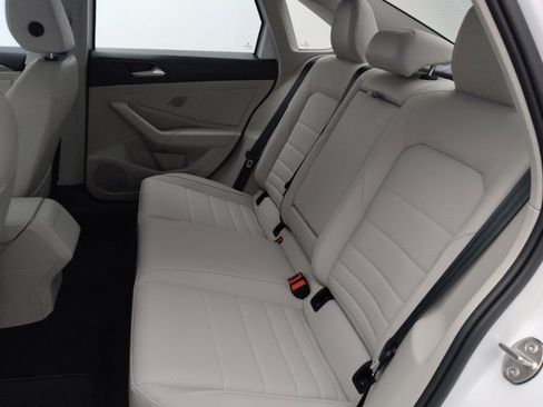 Used 2023 Volkswagen Jetta SE w/ Panoramic Sunroof Package FWD image 18