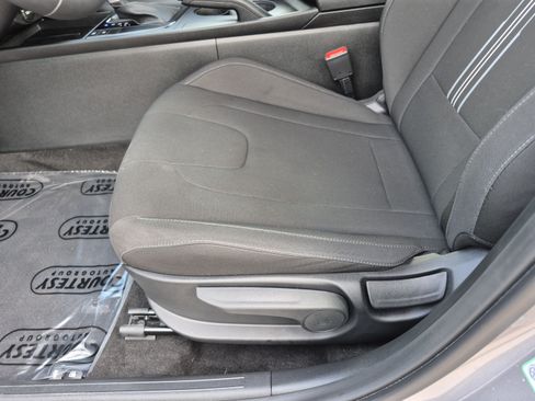 Certified 2025 Hyundai Elantra Sport FWD image 19