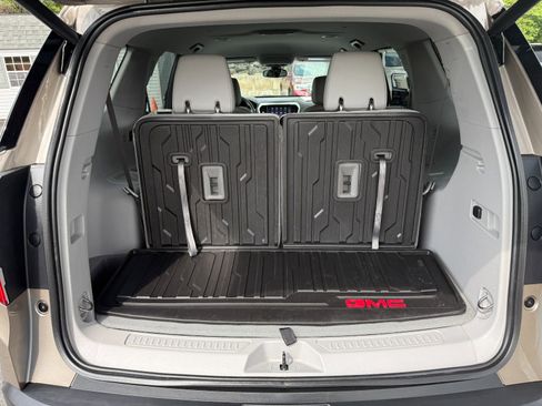 Used 2023 GMC Acadia SLT w/ Technology Package AWD/4WD image 20