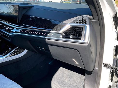 Certified 2025 BMW X7 xDrive40i image 18
