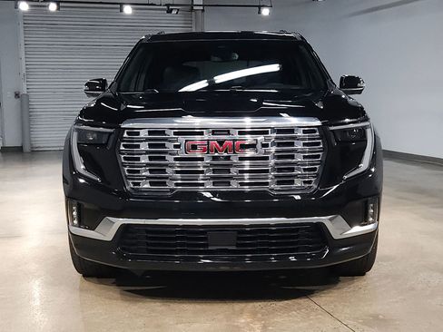 Used 2024 GMC Acadia Denali AWD/4WD image 2