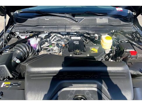 New 2026 RAM 3500 Laramie AWD/4WD image 12