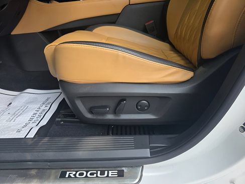 Used 2023 Nissan Rogue Platinum w/ Platinum Premium Package AWD/4WD image 18