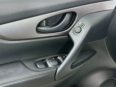 Used 2022 Nissan Rogue Sport S FWD image 15
