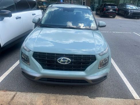 Used 2026 Hyundai Venue SE FWD image 2