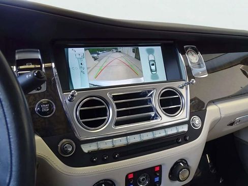 Used 2014 Rolls-Royce Wraith image 14