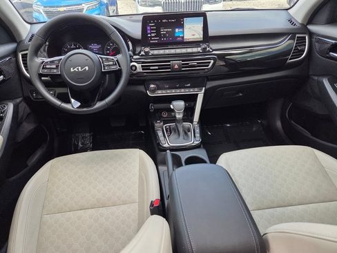 Used 2023 Kia Seltos EX AWD/4WD image 10