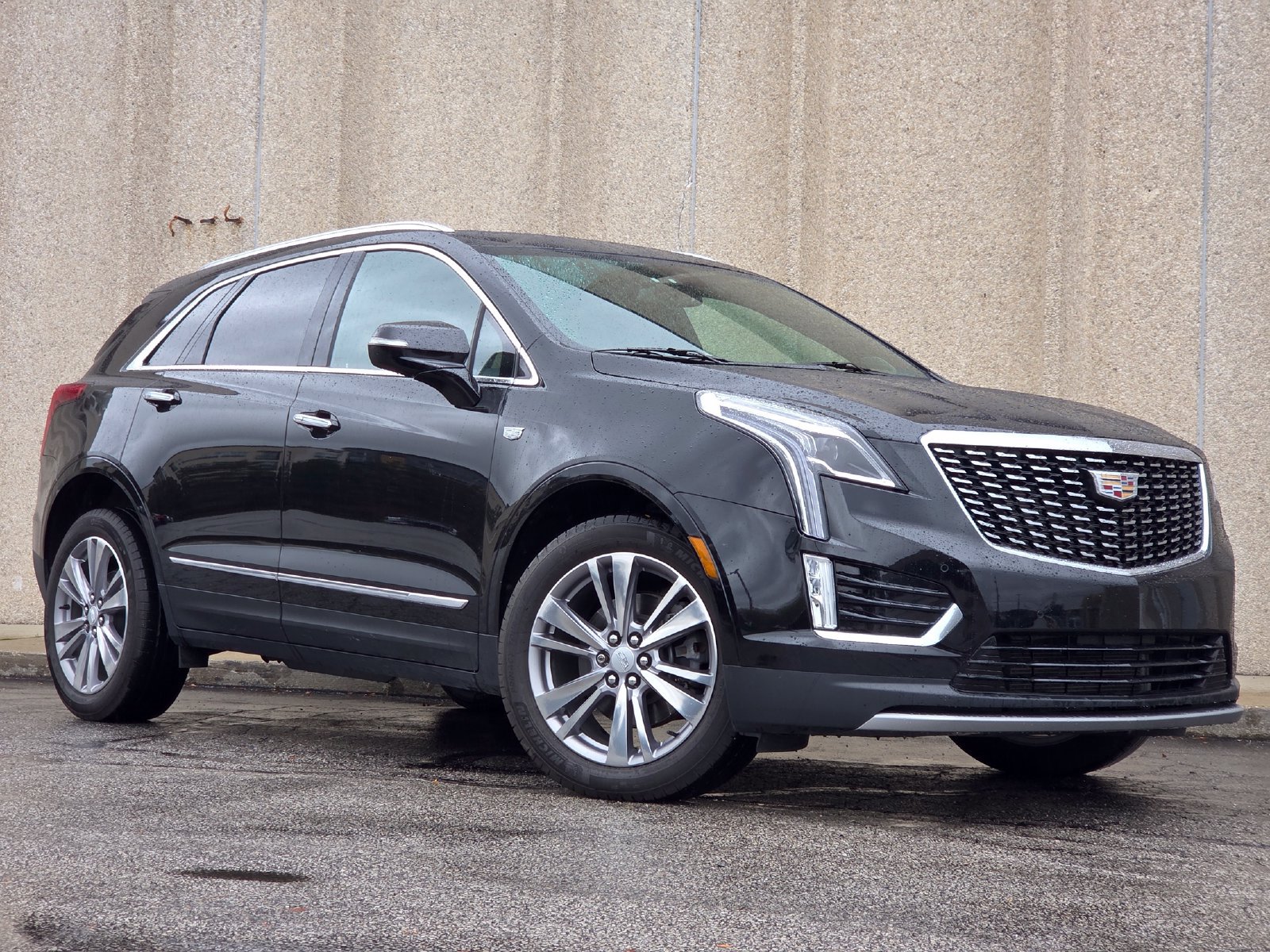 Used 2024 Cadillac XT5 Premium Luxury w/ LPO, Floor Liner Package AWD/4WD image 1