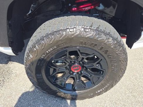 Used 2025 Toyota Tacoma TRD Pro AWD/4WD image 16