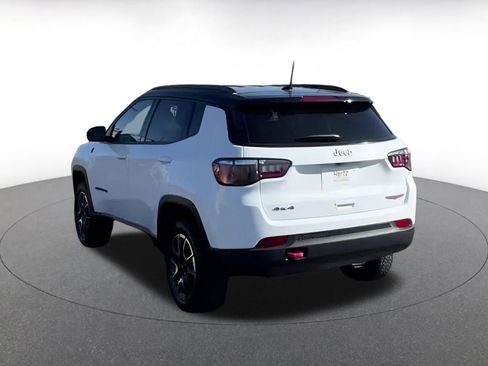 Used 2025 Jeep Compass Trailhawk image 14