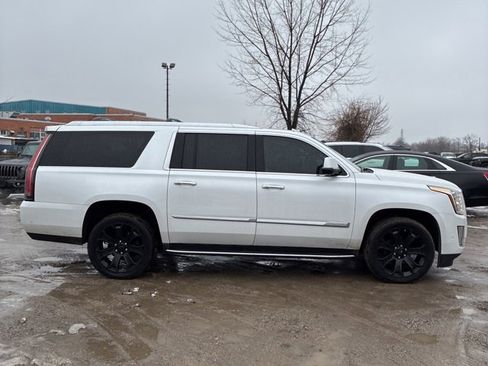 Used 2020 Cadillac Escalade ESV Luxury image 4