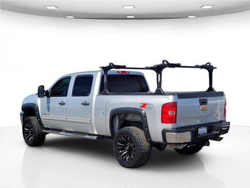 Used 2013 Chevrolet Silverado 2500 LT w/ Interior Plus Package AWD/4WD image 8