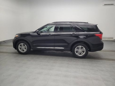 Used 2022 Ford Explorer XLT w/ Equipment Group 202A image 3