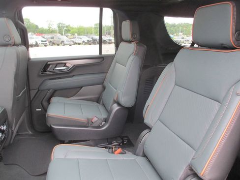 New 2026 GMC Yukon XL AT4 AWD/4WD image 12