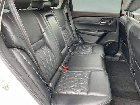 Used 2021 Nissan Rogue Platinum FWD image 16