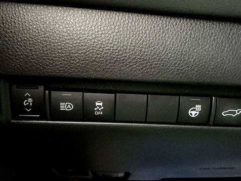 Used 2021 Toyota Venza XLE w/ Softex Package AWD/4WD image 33