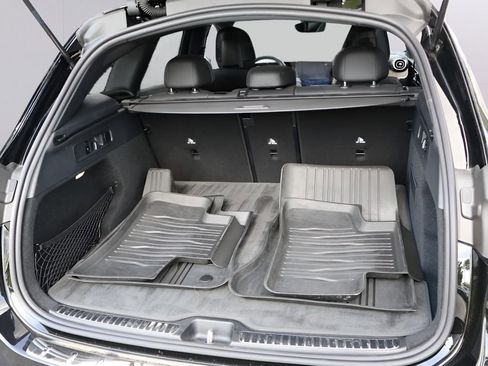 Used 2025 Mercedes-Benz GLC 300 GLC 300 image 17