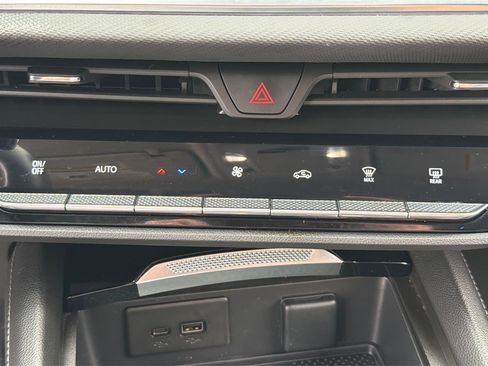 Used 2024 Buick Envision Preferred AWD/4WD image 32