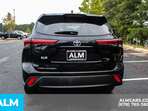Used 2023 Toyota Highlander L image 10