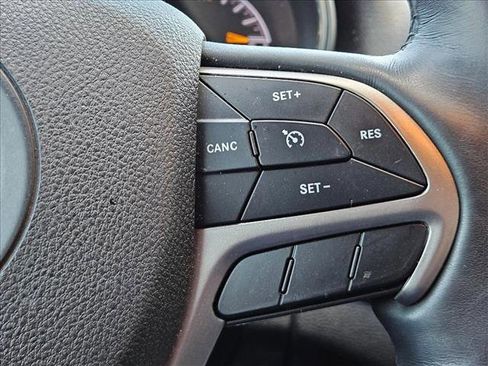 Used 2018 Jeep Grand Cherokee Altitude image 10