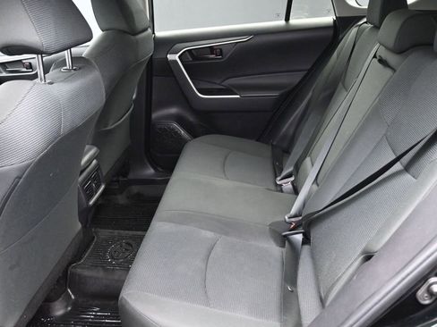 Used 2022 Toyota RAV4 LE AWD/4WD image 12