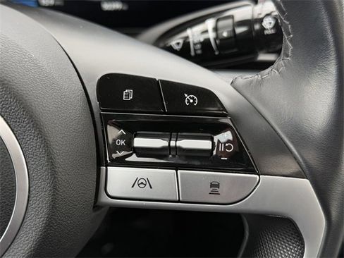 Used 2023 Hyundai Elantra Limited image 21