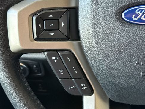 Used 2020 Ford F150 Lariat w/ Equipment Group 502A Luxury AWD/4WD image 26