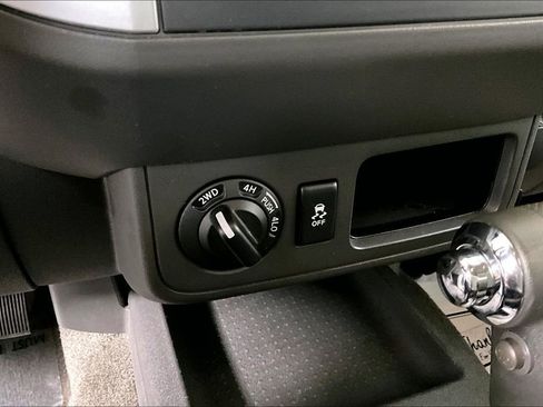 Used 2015 Nissan Xterra S image 34