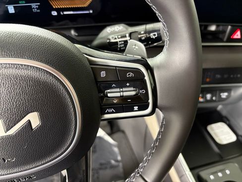 New 2026 Kia Carnival EX image 21