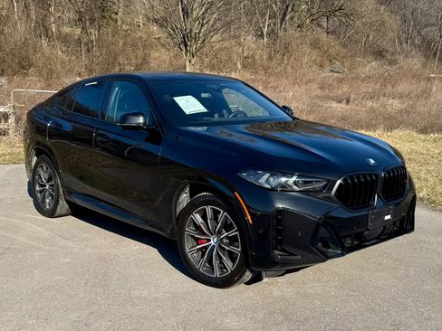 Used 2025 BMW X6 xDrive40i w/ Executive Package image 1