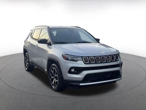 Used 2025 Jeep Compass Limited image 3