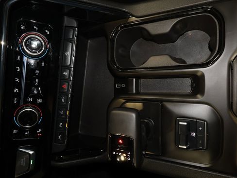 Certified 2024 GMC Sierra 1500 AT4 w/ Technology Package image 17