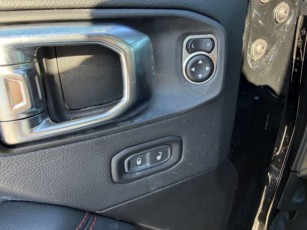 Used 2026 Jeep Wrangler Unlimited Rubicon w/ Technology Group AWD/4WD image 18